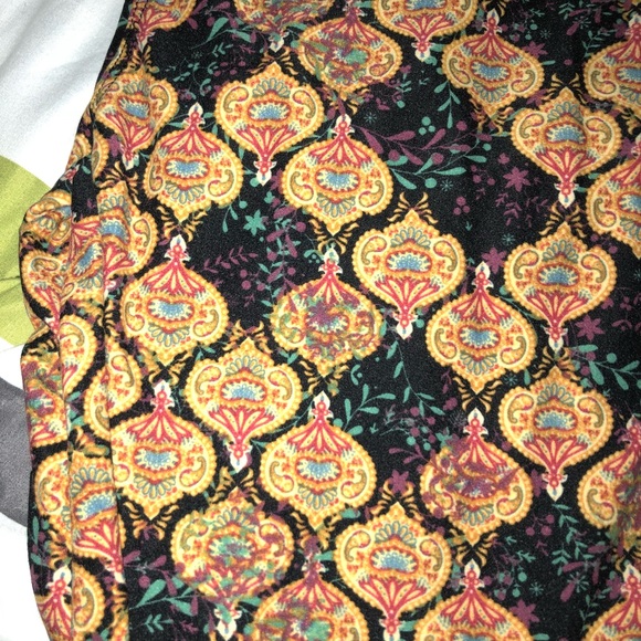 One size LuLaRoe leggings! - Picture 2 of 2